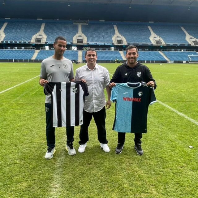 🌍 Conexões que Transformam | Connexions qui Transforment -  Ceará SC 🇧🇷 Le Havre AC 🇨🇵

Hudson Ferreira, gerente de futebol das categorias de base do Ceará SC - @cearasc  @timecearasc - esteve na França para uma visita institucional ao tradicional Le Havre AC - @hac_foot - referência mundial na formação de atletas. A experiência fez parte do projeto de internacionalização do Vozão e aconteceu em parceria com a Sports Experience,  @oficialsportsxp .

O encontro proporcionou uma imersão na estrutura, metodologia e modelo de gestão do futebol de base francês, com o objetivo de fortalecer o trabalho desenvolvido no Ceará. A visita simboliza um passo importante rumo a futuras cooperações técnicas e projetos conjuntos entre Brasil e França.

🇧🇷⚽
"Esse intercâmbio reforça nosso compromisso com o desenvolvimento dos nossos atletas e com a busca por padrões de excelência internacionais", destacou Hudson.

🇫🇷⚽
Hudson Ferreira, directeur du football de base du Ceará SC, était en France pour une visite institutionnelle au club historique Le Havre AC, reconnu mondialement pour sa formation de talents. Cette expérience a eu lieu dans le cadre du projet d’internationalisation du club, en partenariat avec Sports Experience.

La rencontre a permis une immersion dans les structures, méthodes d'entraînement et le modèle de gestion du football de formation en France. Une étape importante vers des coopérations techniques et projets communs entre le Brésil et la France.

"Cet échange renforce notre engagement envers le développement de nos athlètes et notre quête de standards d’excellence internationaux", a souligné Hudson.

---

📸 Na imagem: à esquerda, Jair Karam (diretor técnico de formação do Le Havre FC), à direita, Hudson Ferreira (gerente de futebol das categorias de base do Ceará SC), e ao centro, Bruno Louzada (agente de jogadores credenciado pela CBF). Local Stade Océane, Le Havre. Junho/2025

#lehavreac 
#cearaesporteclube
#sportsexperience
#futeboldebase