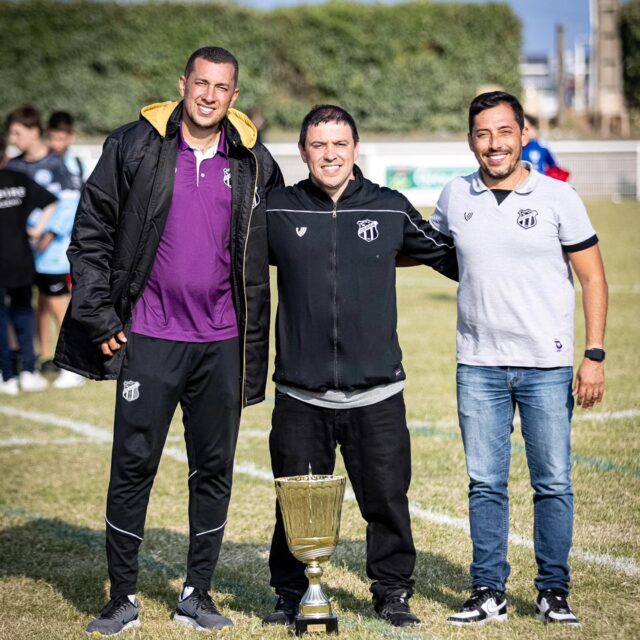 Foram dias intensos e inesquecíveis na França 🇫🇷⚽️

Amistosos, competição internacional, visitas a grandes clubes e centros de excelência. Foi uma honra acompanhar o Ceará SC em cada passo dessa jornada!

Fechamos o Festival Darmor como vice-campeões invictos, caindo apenas nos pênaltis para o Braga 🇵🇹

Agradeço imensamente pela oportunidade de viver tudo isso ao lado dessa base promissora. Trabalho realizado em parceria com @oficialsportsxp 👊🏽🖤🤍

#CearáSC #FutebolBase #Internacional #oficialsportsxp #ExperiênciaÚnica
@cearasc
@timecearasc

Fotos crédito a @gabrielsilva16

⚽🔥⚽🔥

Unforgettable days in France 🇫🇷⚽️

Friendly matches, international competition, visits to top clubs and elite training centers. What an honor to be part of this journey with Ceará SC!

We wrapped up the Darmor Festival as undefeated runners-up, falling only in the penalty shootout against Braga 🇵🇹

Truly grateful for the opportunity to take part in every moment alongside this promising youth squad. A project carried out in partnership with @oficialsportsxp 👊🏽🖤🤍

#CearáSC #YouthFootball #InternationalExperience #SportsXP #UnforgettableJourney